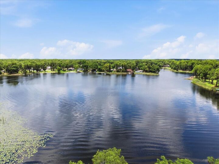 Property Photo: 15612 Howell Park Lane FL 33625