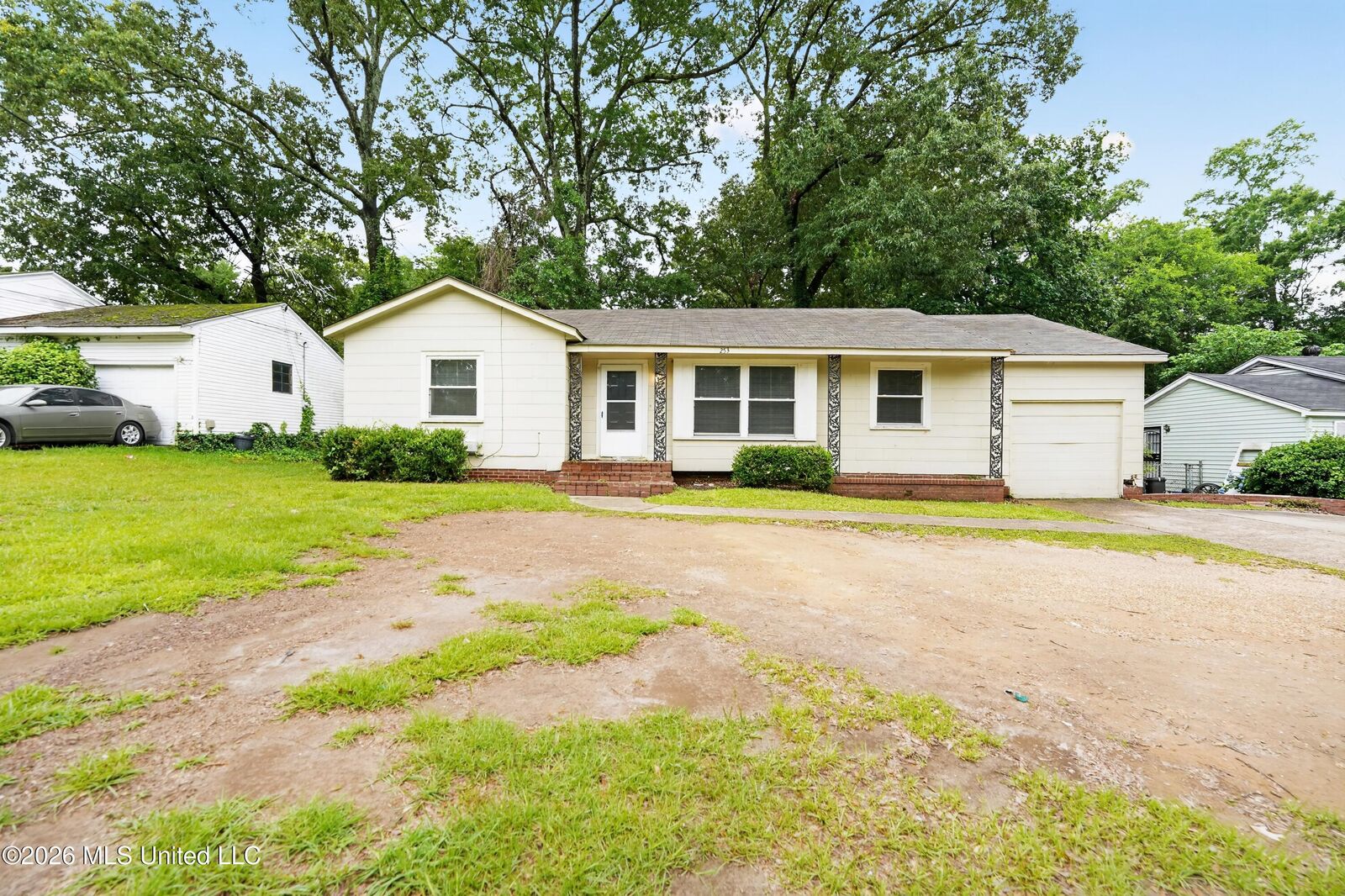 Property Photo:  253 E Northside Drive  MS 39206 