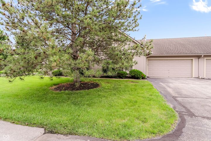 Property Photo: 4726 Bridgefield Drive IN 46254