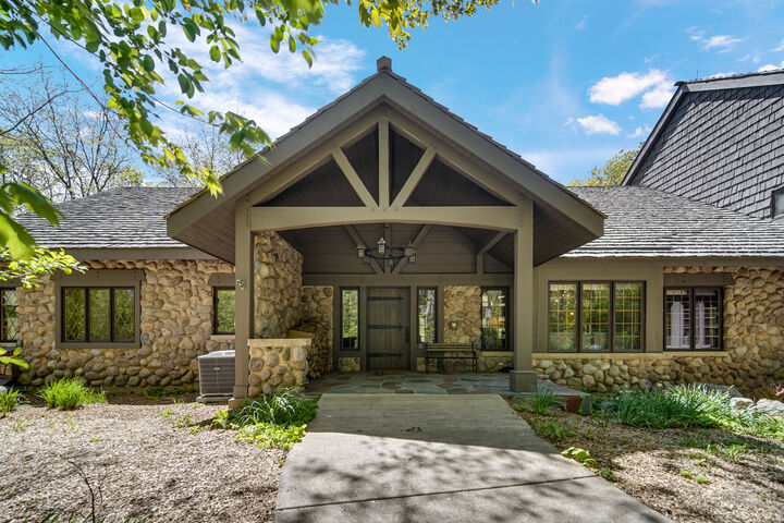 Property Photo:  27250 N Meadowoods Lane  IL 60048 