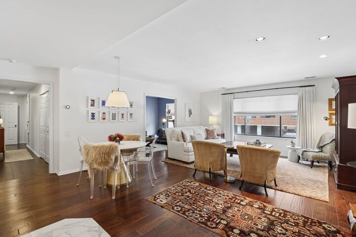 Property Photo:  525 Grove Street 2D  IL 60201 