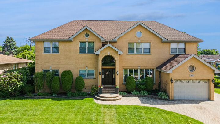 Property Photo: 7911 W Rascher Avenue IL 60656