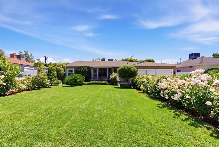 Property Photo:  6630 Saloma Avenue  CA 91405 