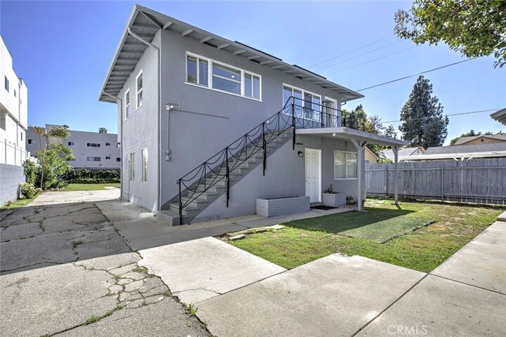 Property Photo:  14918 1/2 Wyandotte  CA 91405 
