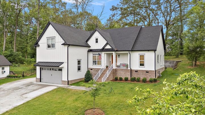 Property Photo: 555 Station Cir TN 37388