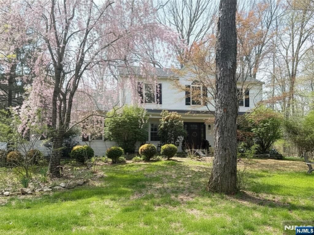 Property Photo:  10 Liberty Woods Drive  NJ 07838 
