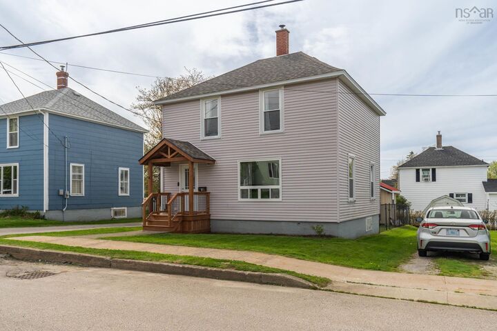 Property Photo:  4 Carol Avenue  NS B5A 2H7 