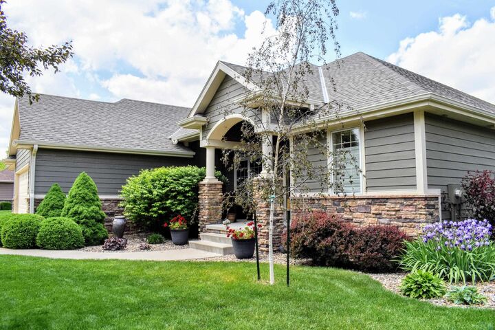 Property Photo: 211 E Sawgrass Trail SD 57049