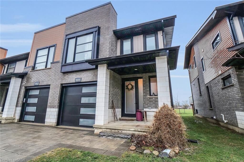 Property Photo:  985 West Village Square  ON N6H 5J9 
