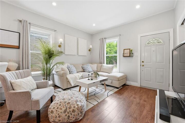 Property Photo: 43 Alonzo Street ON N3R 1A1