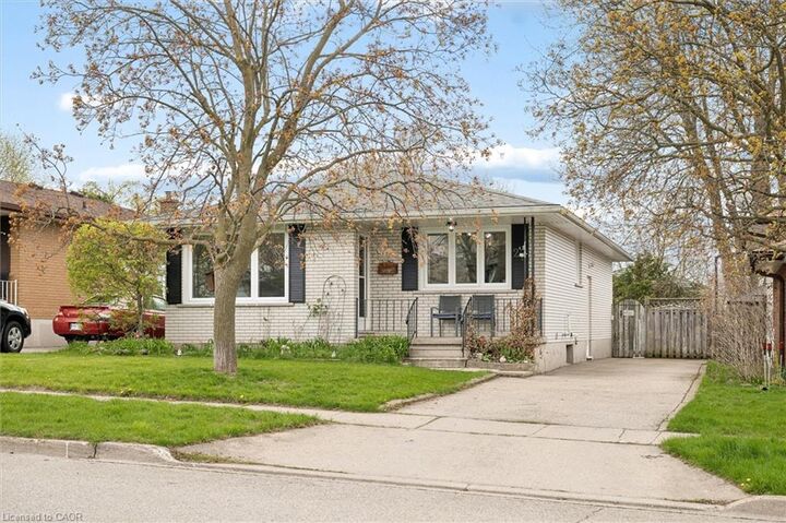 Property Photo: 26 Tutton Place ON N1R 4S8
