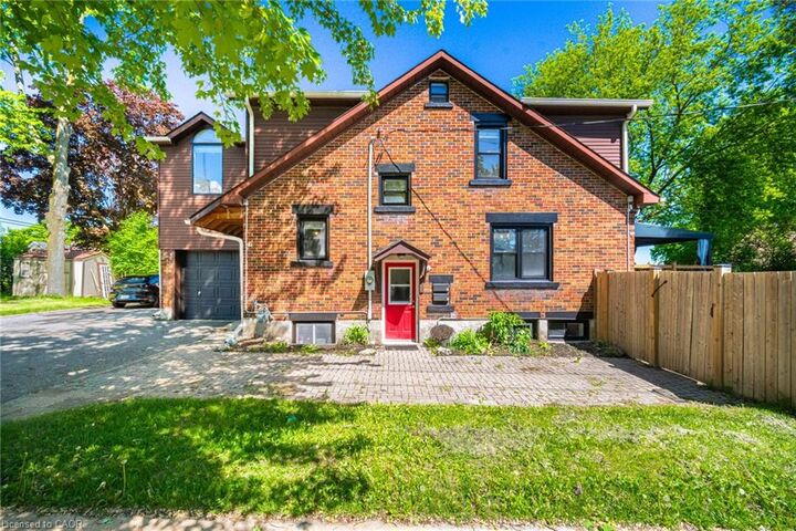 Property Photo:  64 Sheldon Avenue N  ON N2H 3M4 