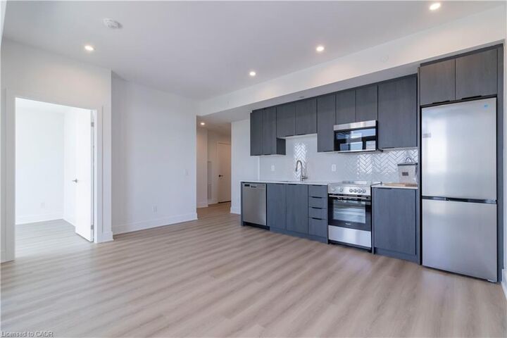 Property Photo:  25 Wellington Street S 2710  ON N2G 0G5 