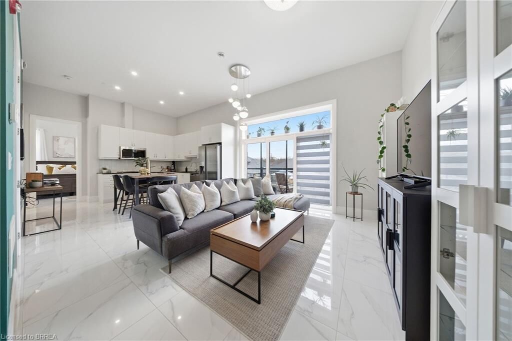 Property Photo:  85 Morrell Street 224A  ON N3T 4J6 