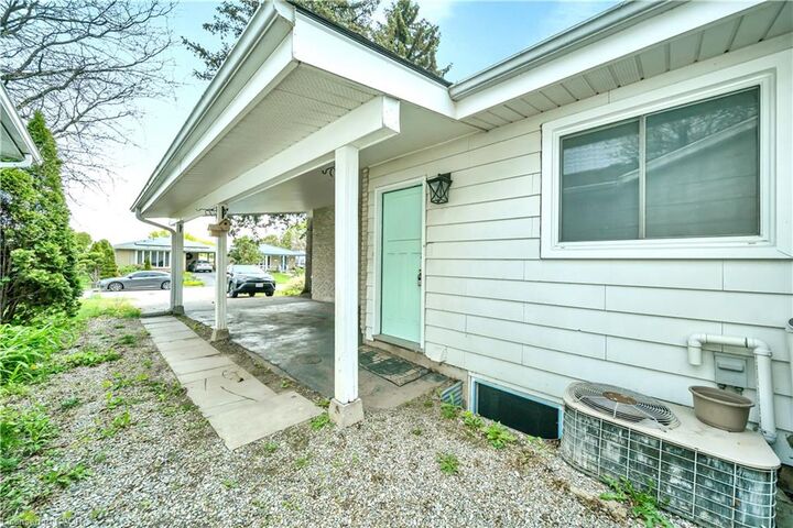 Property Photo:  62 Greendale Crescent  ON N2A 2R6 