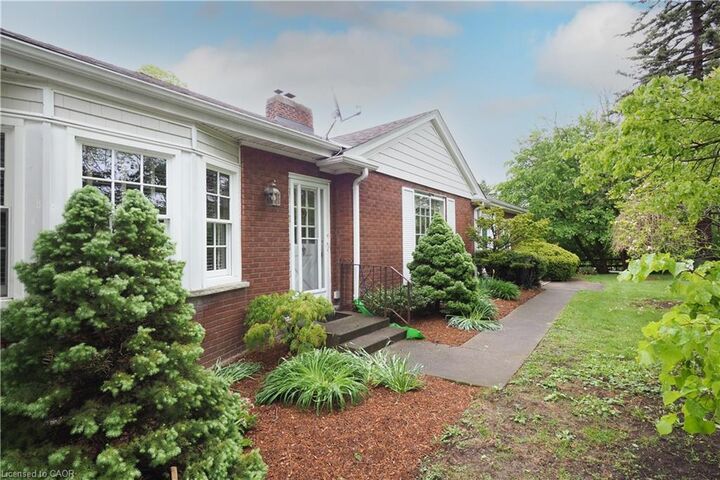 Property Photo: 2023 Coronation Boulevard ON N3H 3S1