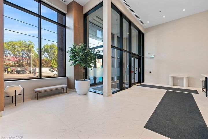 Property Photo: 1185 Dupont Street 2109 ON M6H 0G5