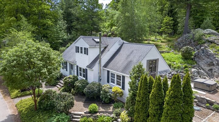 Property Photo:  9 Ledgewood Dr  MA 01505 