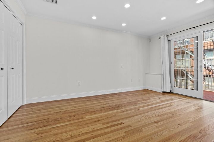 Property Photo:  11 Wiget St 4  MA 02113 