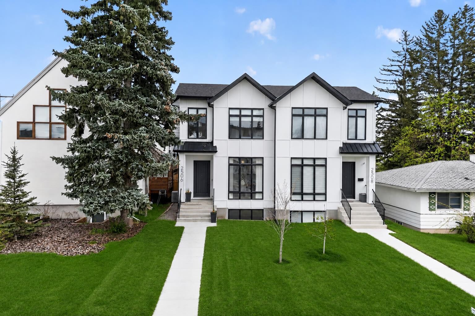 Property Photo: 2506 20 Street SW AB T2T 4Z3