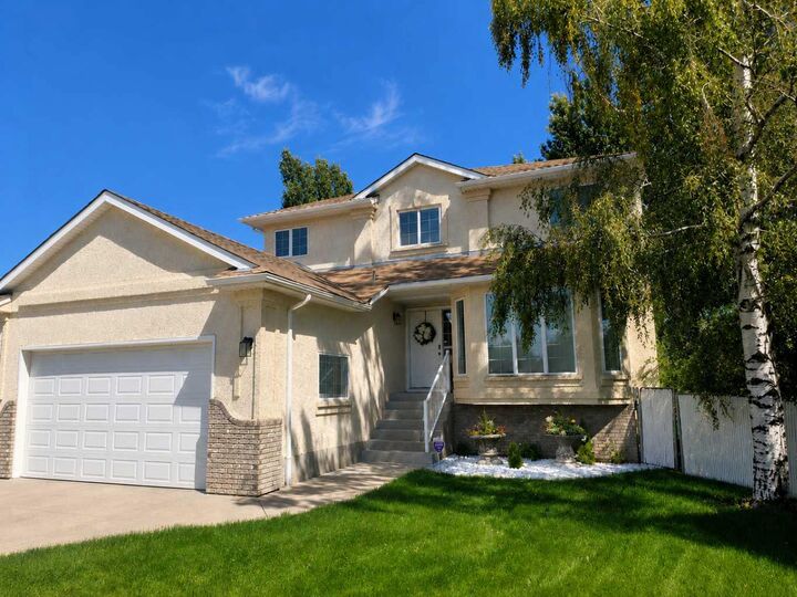 Property Photo: 6 Cambria Place AB T1P 1L9