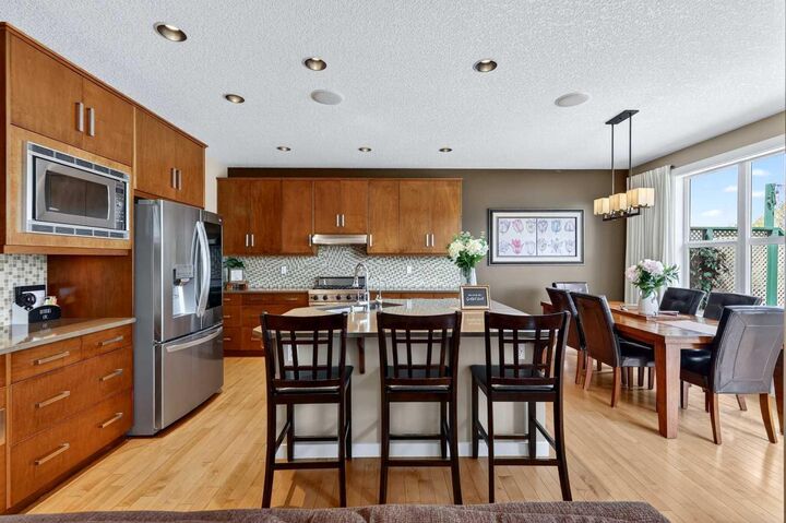 Property Photo: 44 Elgin Meadows Link SE AB T2Z 0S3
