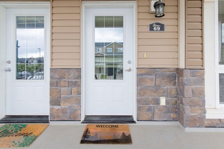 Property Photo:  51 Keystone Terrace W 69  AB T1J 5B8 