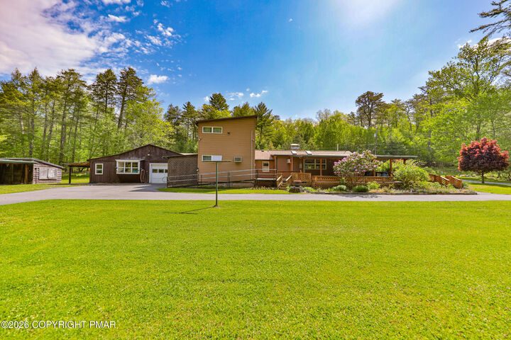 Property Photo: 331 Cranberry Creek Road PA 18326