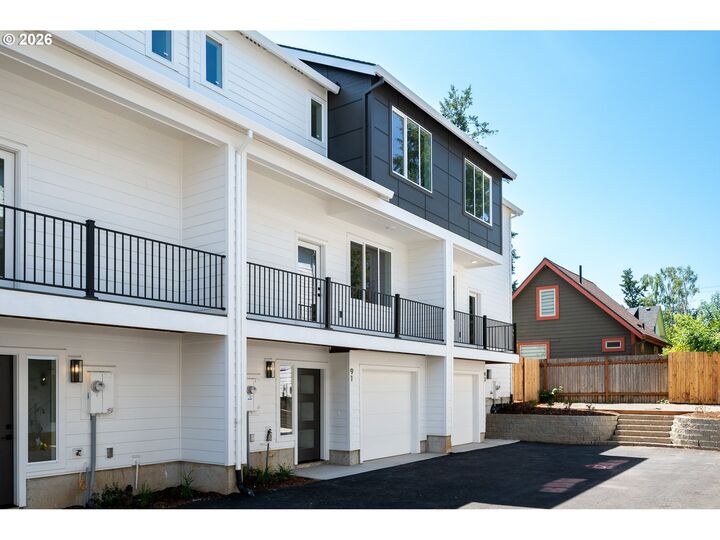 Property Photo: 91 NE 78th Ave OR 97213