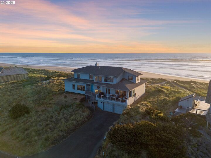 Property Photo: 367 Salishan Dr OR 97388