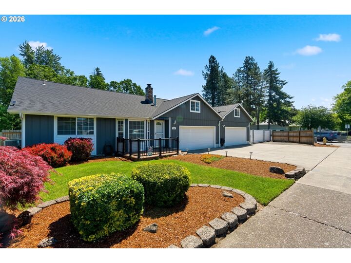Property Photo: 778 49th Ave OR 97317