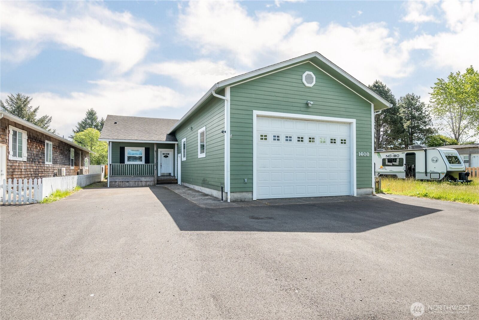 Property Photo: 1608 N Washington Avenue WA 98631