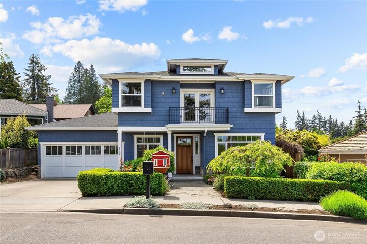 Property Photo:  932  Alder Street  WA 98020 