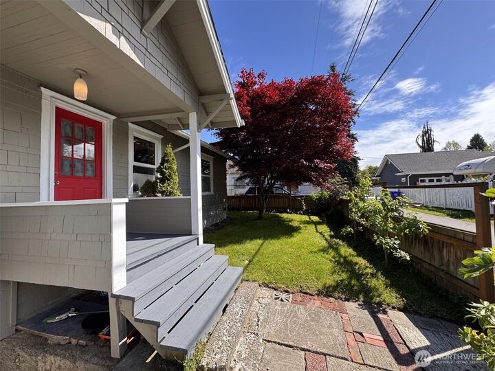 Property Photo:  1022  Rockefeller Avenue  WA 98201 
