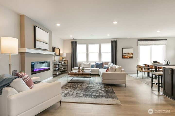 Property Photo: 1185 Clearwater Way SE 20 WA 98045