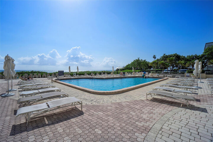 Property Photo: 1900 S Ocean Boulevard 8L FL 33062