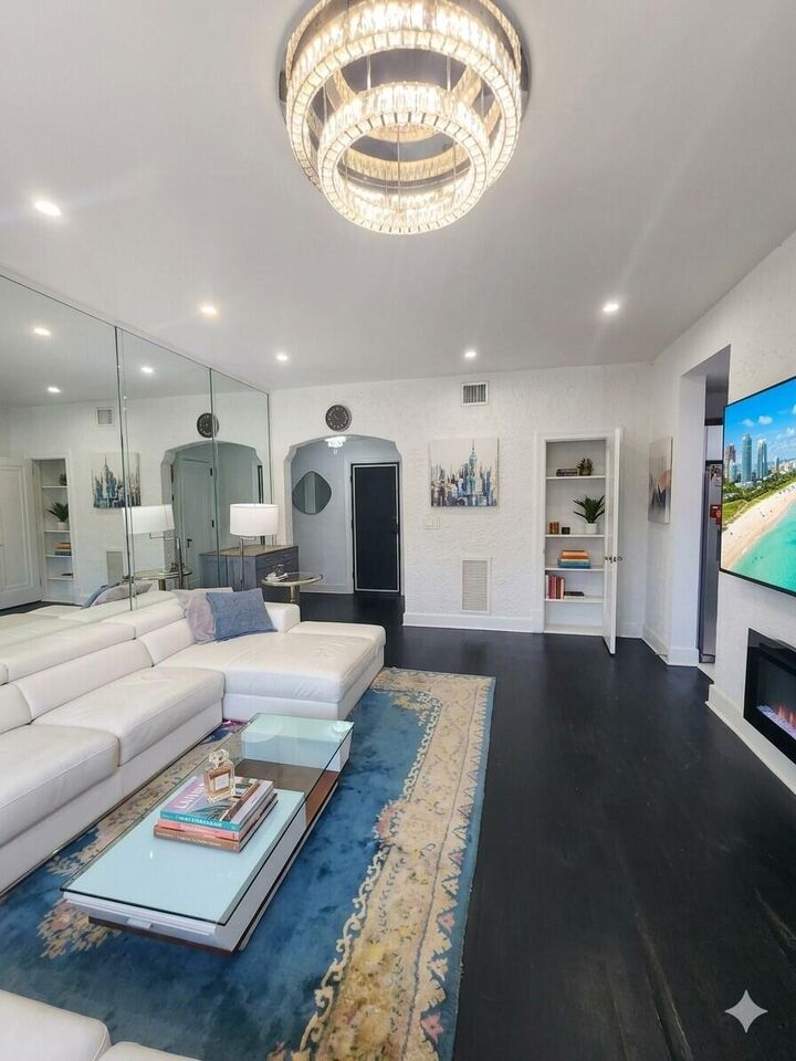 Property Photo: 900 16th Street 102 FL 33139