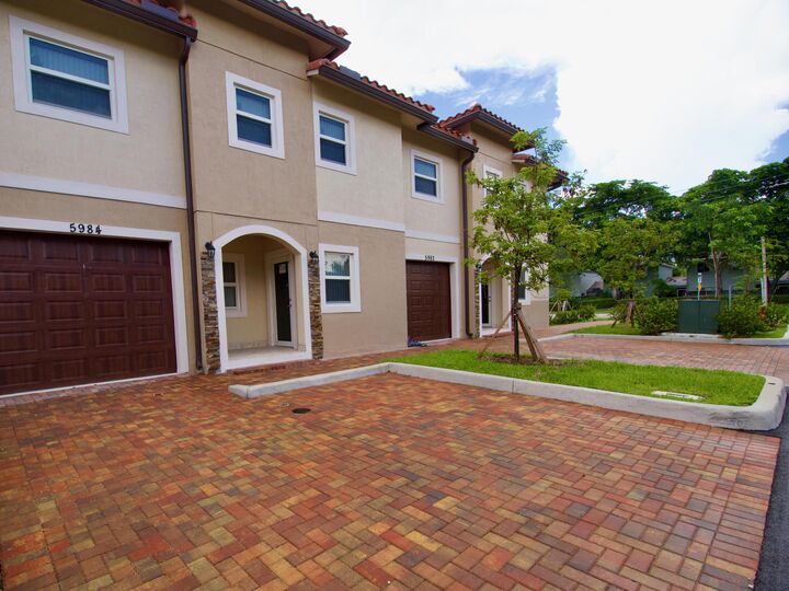 Property Photo: 5982 NW 94th Avenue FL 33321