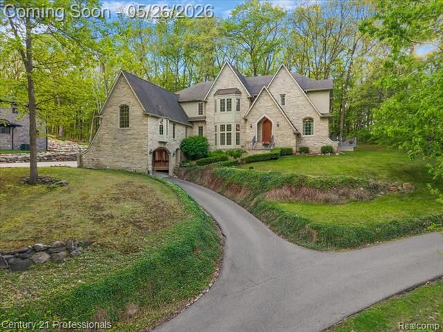 Property Photo:  6705 College Park Drive  MI 48346 