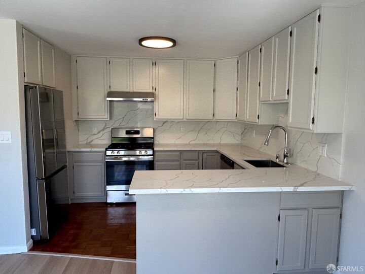 Property Photo:  3907 California Street 2  CA 94118 
