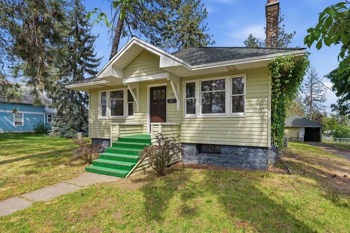 Property Photo:  113 N 4th St  WA 99004 