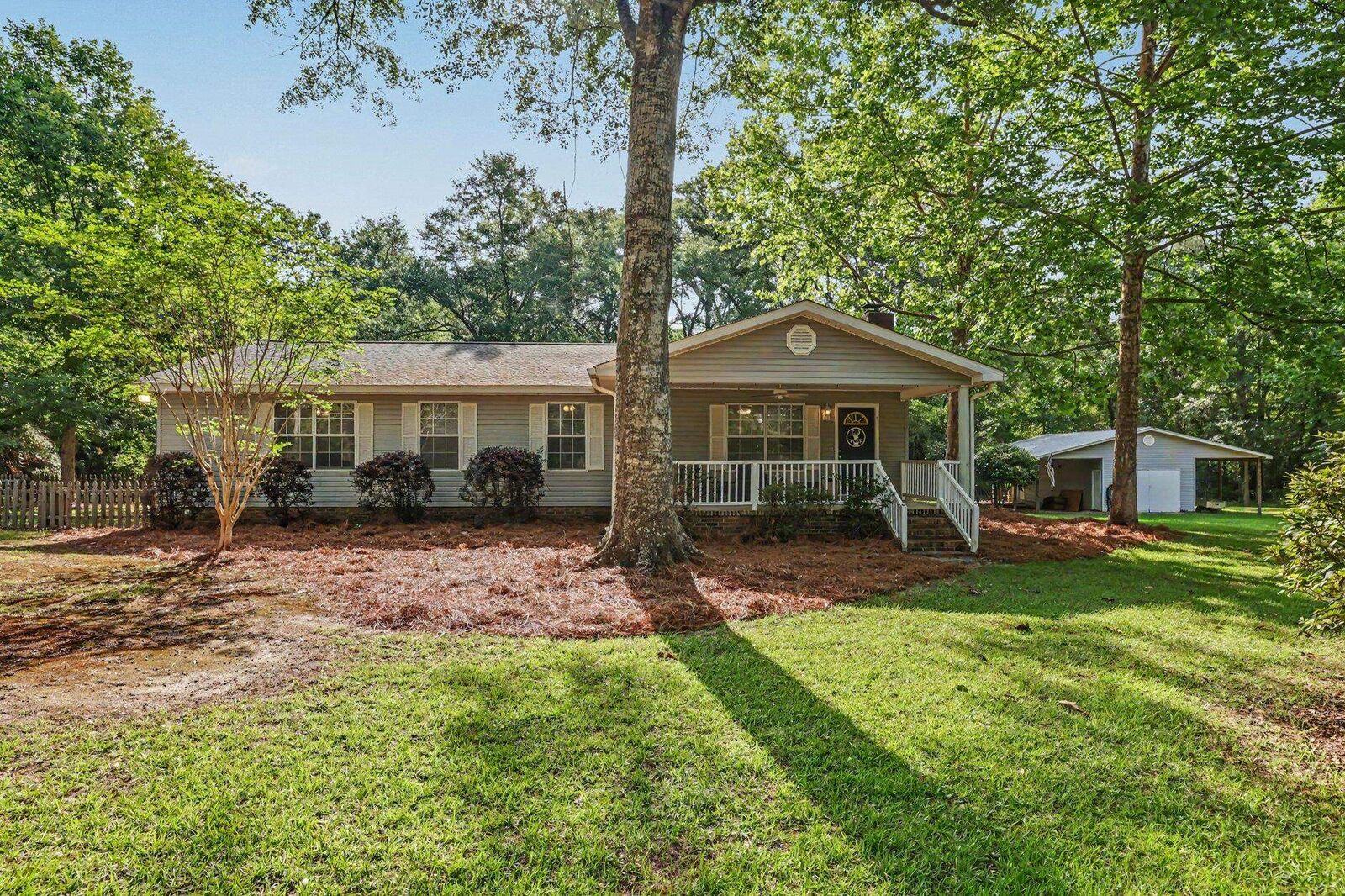 Property Photo: 59 S Quail Hollow Road FL 32333
