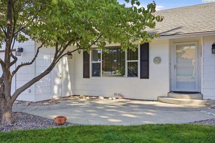 Property Photo:  6115 W Agate St.  WA 99301 