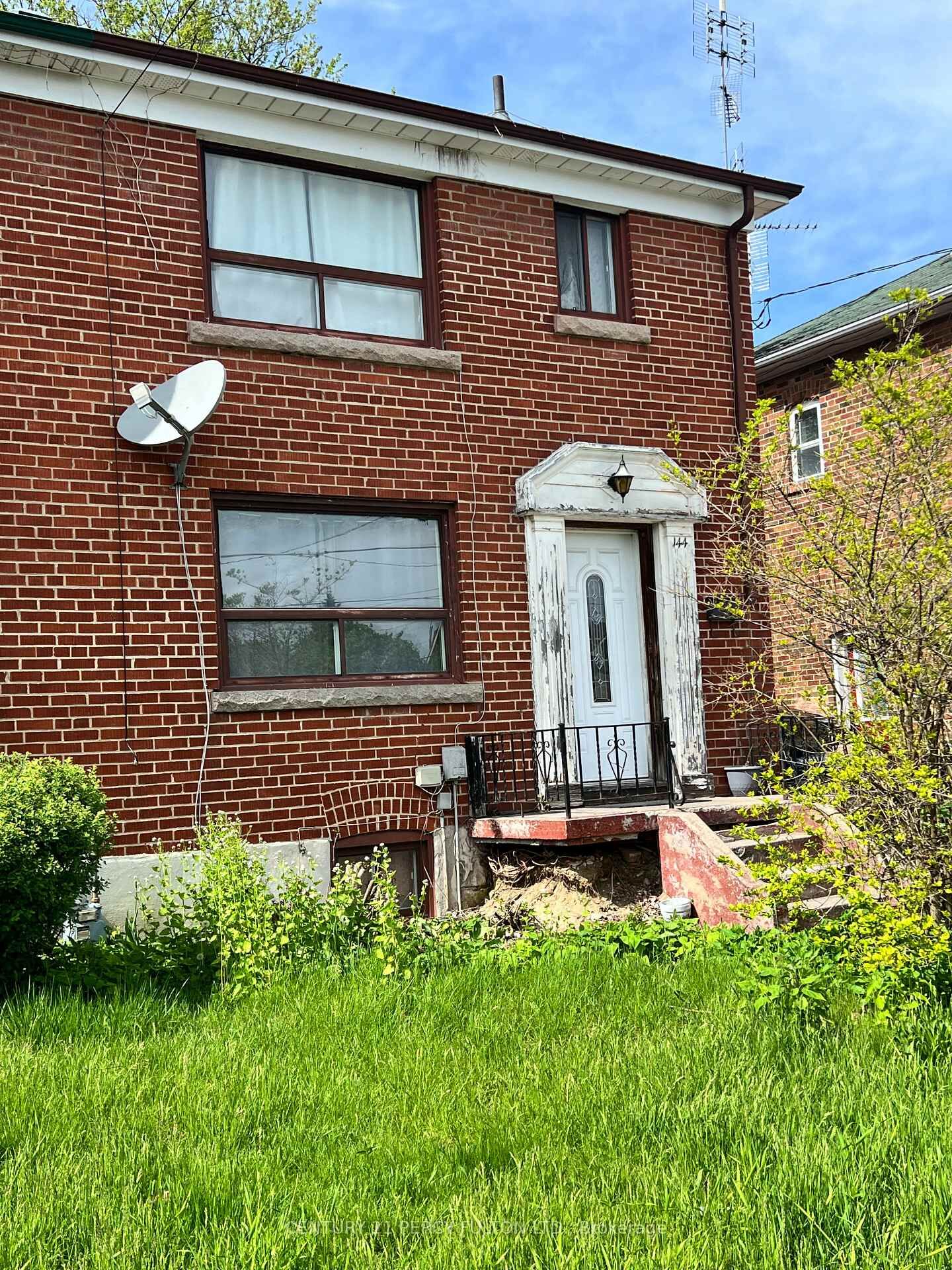 Property Photo: 144 Park Street ON M1N 2P5