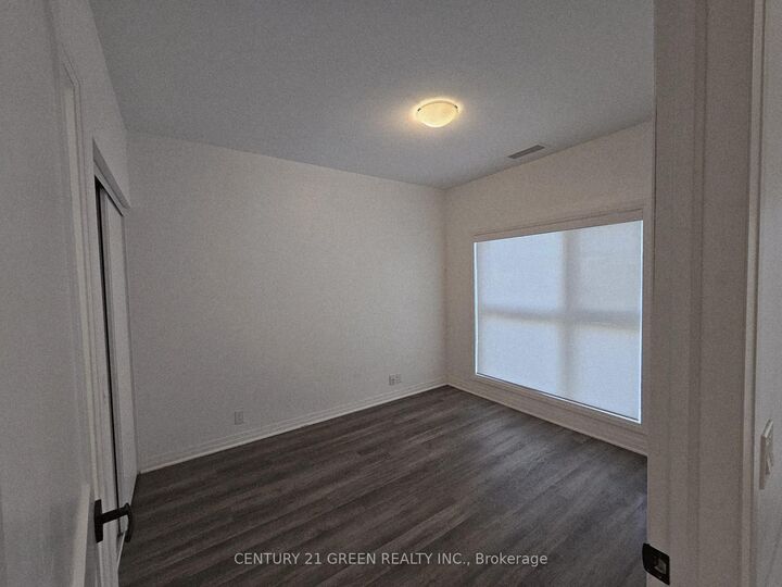 Photo de la propriété: 102 Grovewood Common Circle 242 ON L6H 0X2