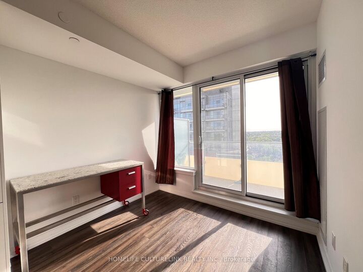Property Photo:  75 Canterbury Place 1909  ON M2N 0L2 