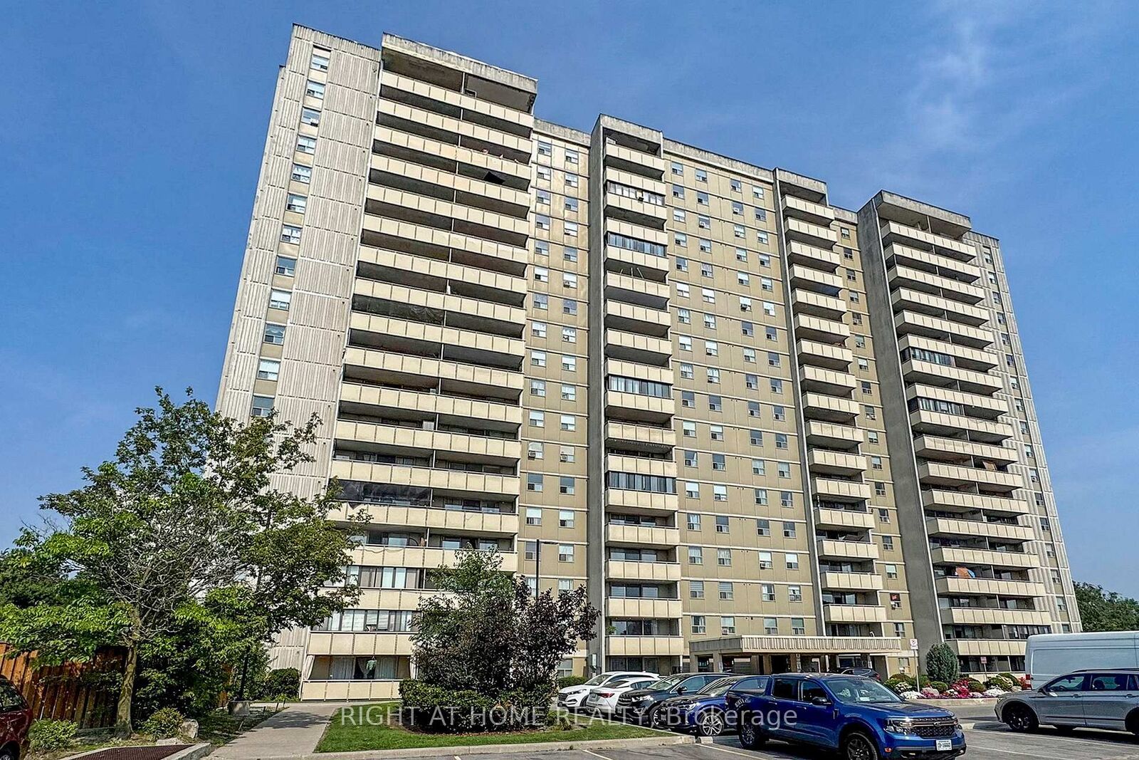 Property Photo: 1338 York Mills Road 702 ON M3A 3M3