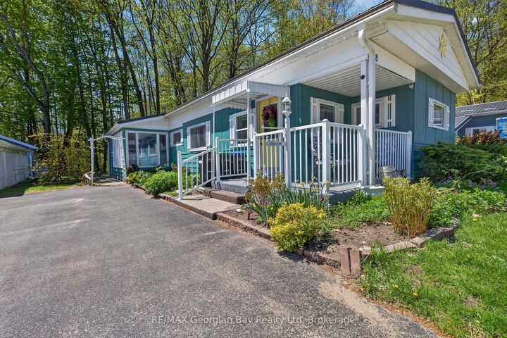 Property Photo: 525 Midland Point Road 28 ON L4R 5G9