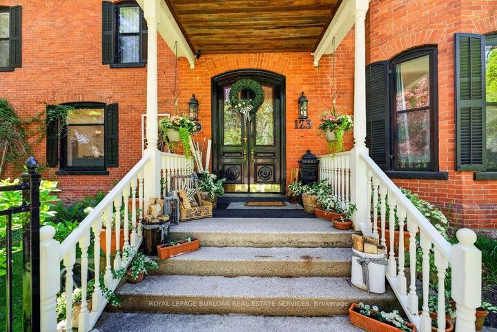 Property Photo: 123 Main Street W ON L3M 1R9
