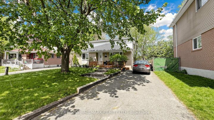 Property Photo: 46 Collins Crescent ON L4G 2W2